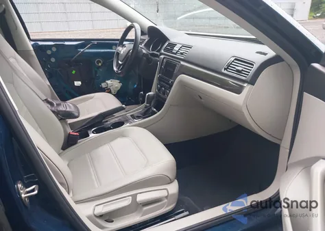 2018 Volkswagen Passat 2.0T Se z USA, uszkodzony, nr VIN 1VWBA7A38JC047295